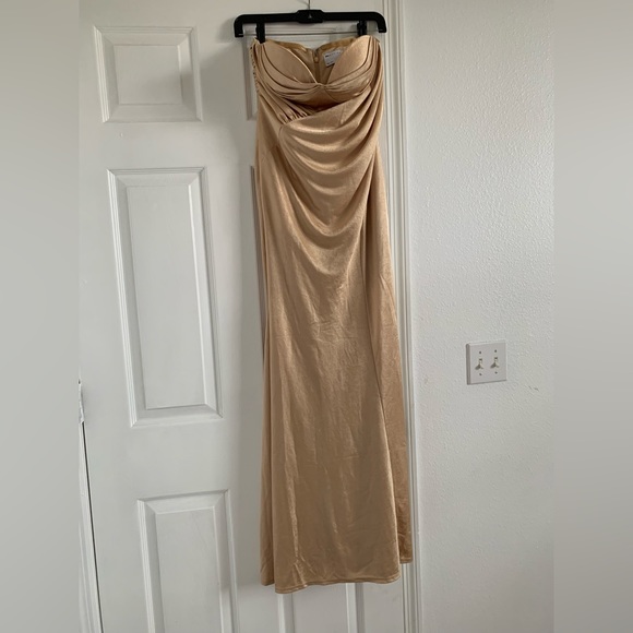 NWT ASOS DESIGN BANDEAU TUCK DRAPE MAXI DRESS IN GOLD - Picture 2 of 11